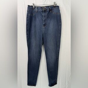 Fashion Nova’s Women’s High-Rise Skinny Jeans, Size 13  juniors Dark Wash